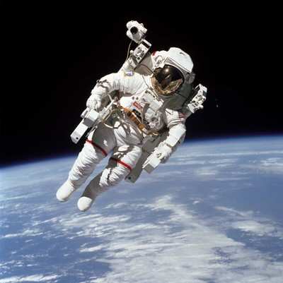 mccandless-bruce-eva-nasa-astronaut-0105-1a.jpg